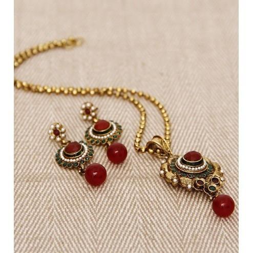 Stone Embellished Necklace Set